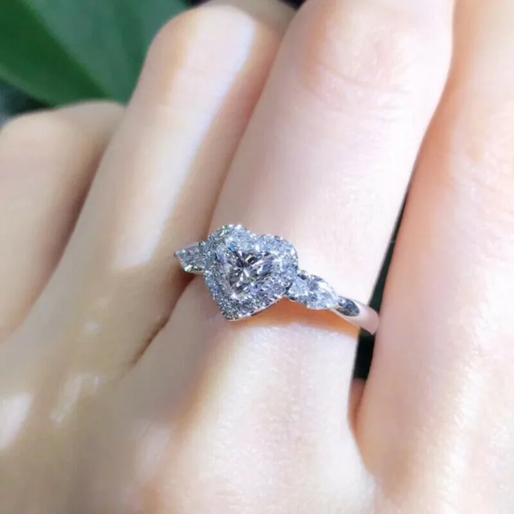 New Beautiful Sterling Silver White Sapphires Heart Ring